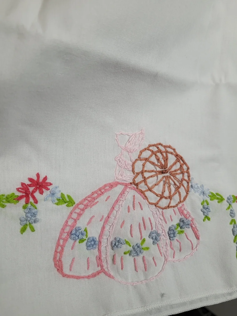 Vintage Embroidered Cottagecore Grannycore Pillowcases Set Of 2